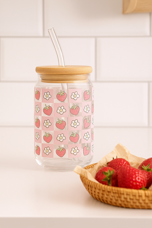 Strawberry and daisies Can Glass tumbler with wooden lid and glass straw | Strawberry glass tumbler