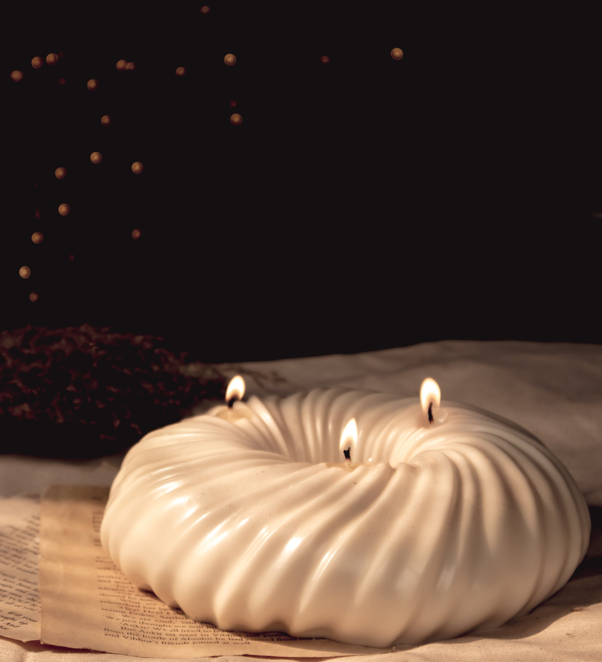 Big Swirl Sculpture Candle | HALO CANDLE - 3 wick candle - The Umbrella store