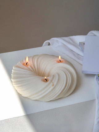 Big Swirl Sculpture Candle | HALO CANDLE - 3 wick candle - The Umbrella store