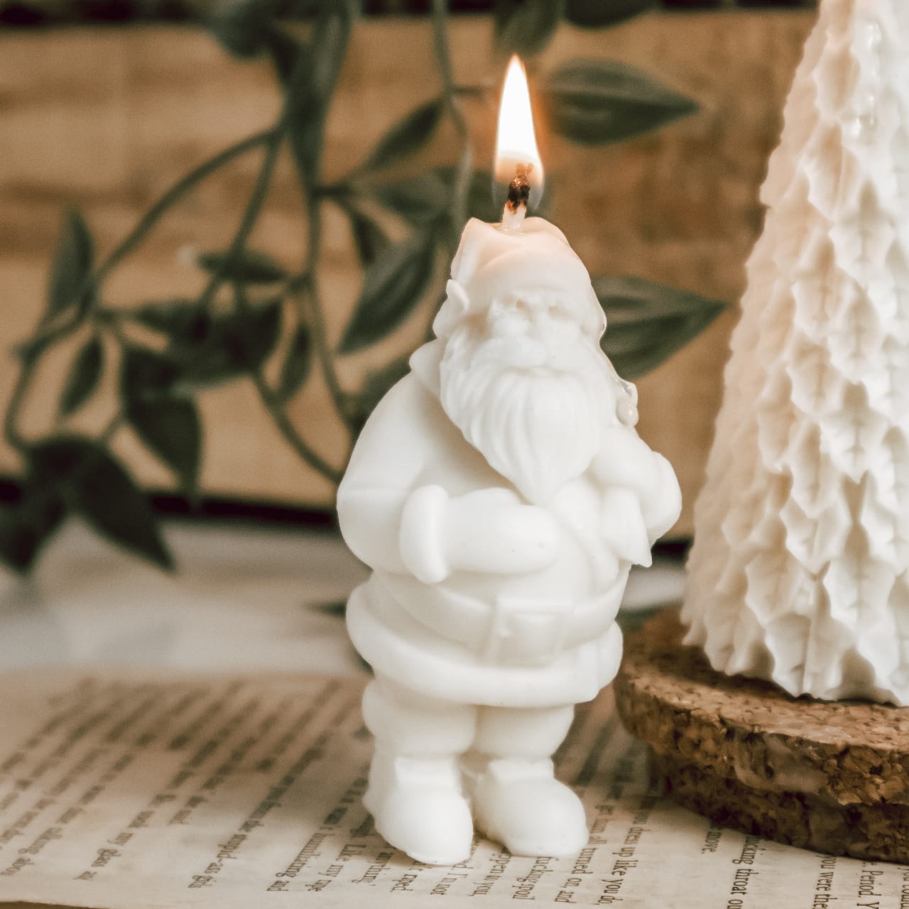 Santa & Christmas tree candle