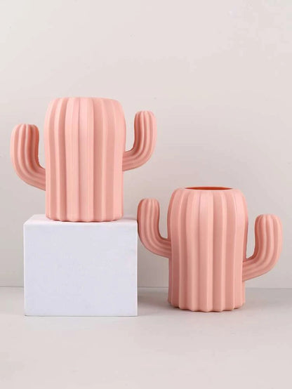 Cactus pen stand