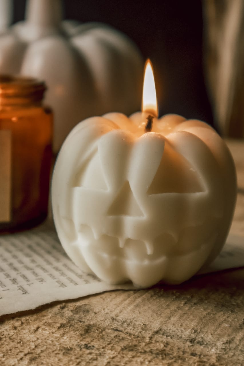 Pumpkin Candle - 1 pc