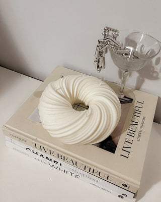 Big Swirl Sculpture Candle | HALO CANDLE - 3 wick candle - The Umbrella store